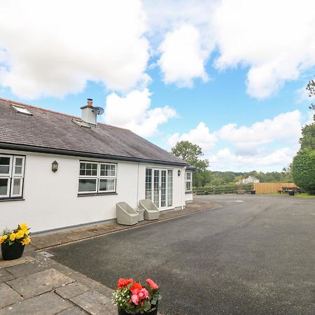 Bwthyn Clai Villa Llangefni Exteriör bild