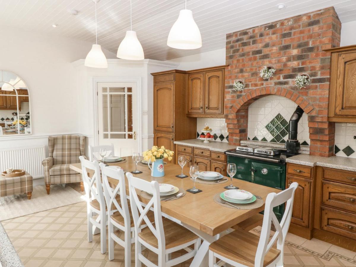 Bwthyn Clai Villa Llangefni Exteriör bild
