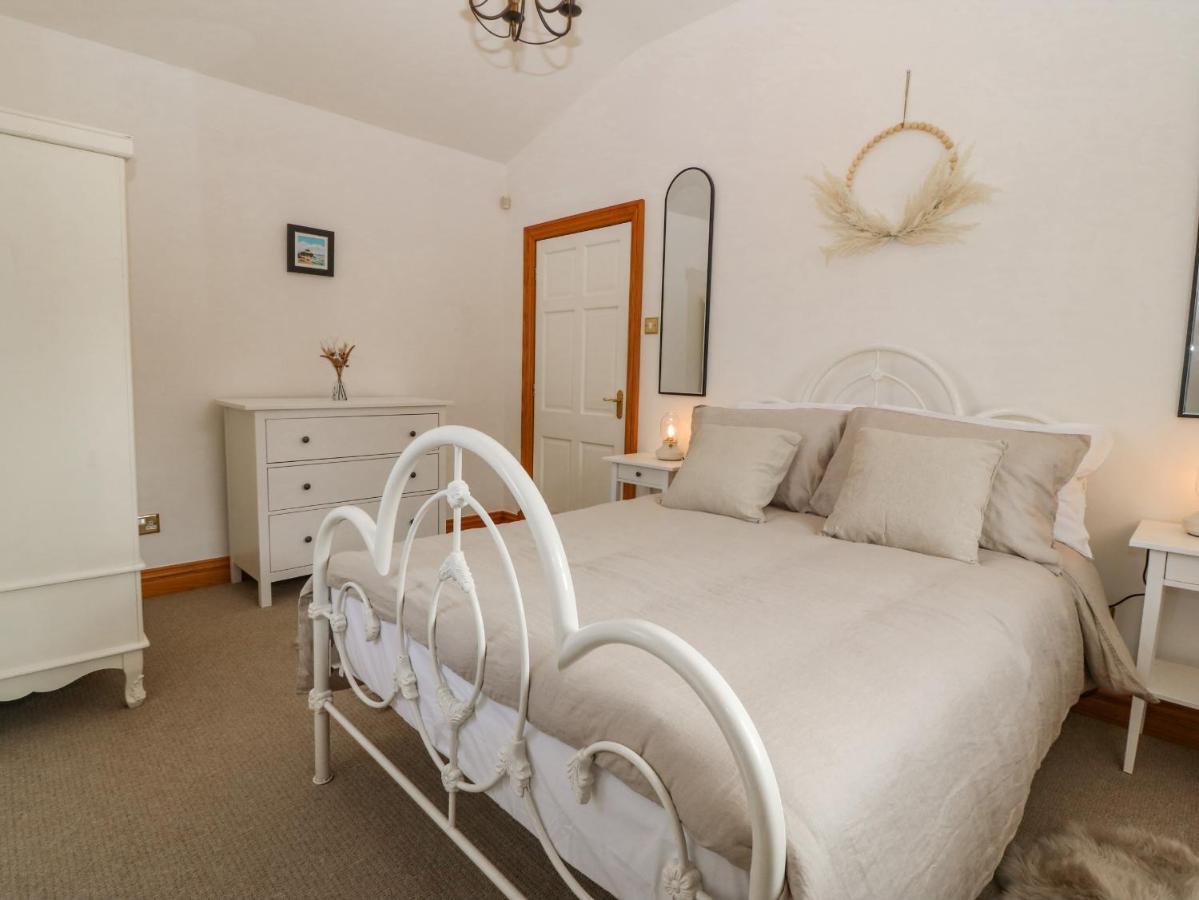 Bwthyn Clai Villa Llangefni Exteriör bild
