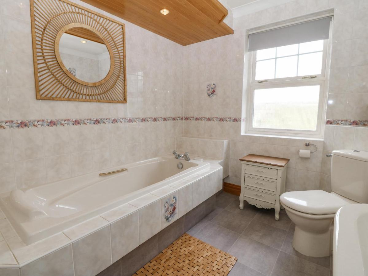 Bwthyn Clai Villa Llangefni Exteriör bild