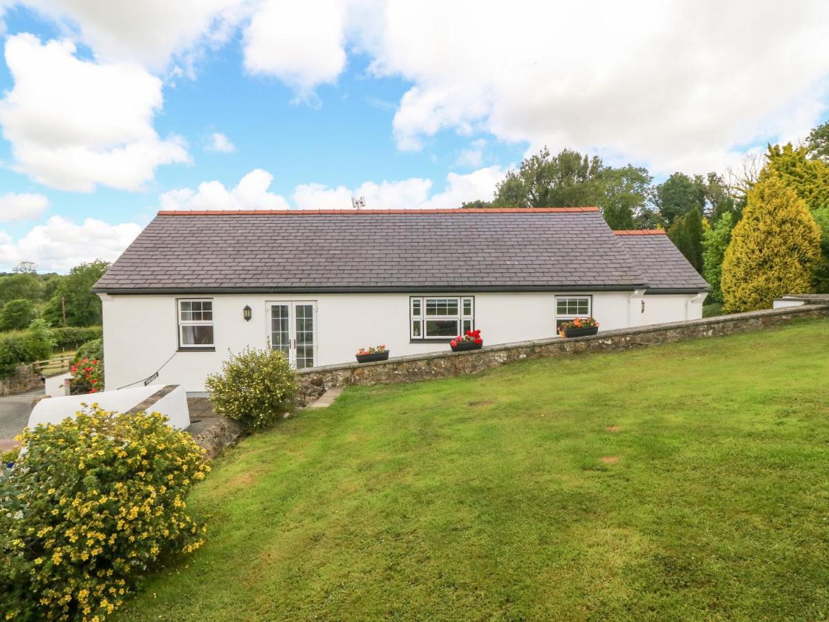 Bwthyn Clai Villa Llangefni Exteriör bild